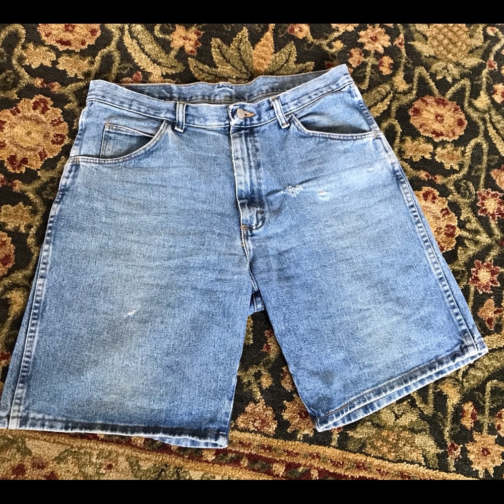 Vintage Wrangler jean shorts 36” waist